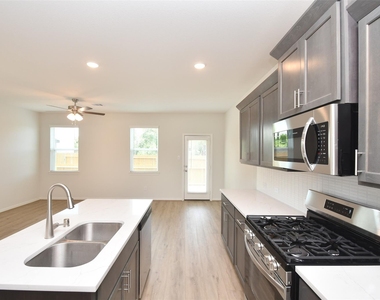 27823 Western Creek Ct - Photo Thumbnail 12