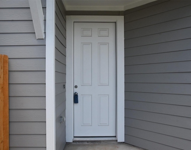 27823 Western Creek Ct - Photo Thumbnail 2