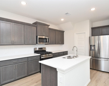 27823 Western Creek Ct - Photo Thumbnail 11