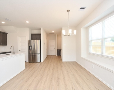 27823 Western Creek Ct - Photo Thumbnail 6
