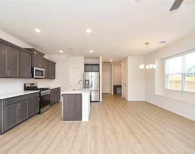 27823 Western Creek Ct - Photo Thumbnail 10