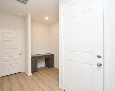 27823 Western Creek Ct - Photo Thumbnail 3