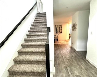 31606 Whittis Hill Way - Photo Thumbnail 5