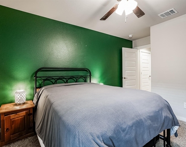 13005 Oleander Bay Lane - Photo Thumbnail 7