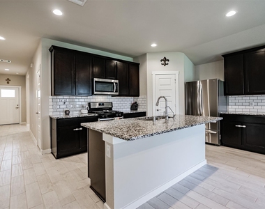 13005 Oleander Bay Lane - Photo Thumbnail 10