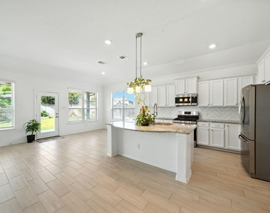 15011 Old Horseshoe Lake Drive - Photo Thumbnail 11