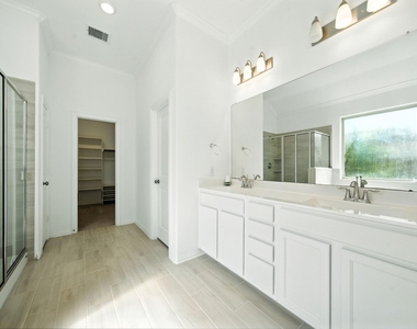 15011 Old Horseshoe Lake Drive - Photo Thumbnail 22