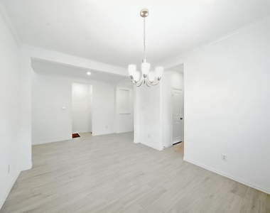 15011 Old Horseshoe Lake Drive - Photo Thumbnail 18