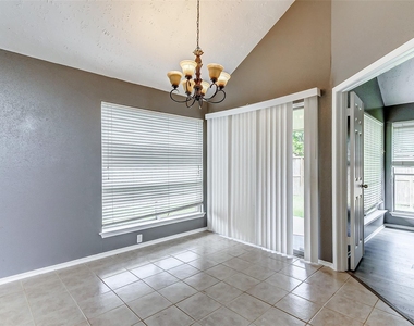 8410 Fawn Wind Court - Photo Thumbnail 15