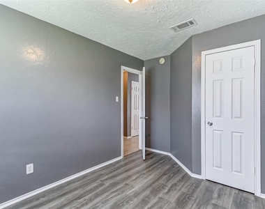 8410 Fawn Wind Court - Photo Thumbnail 24