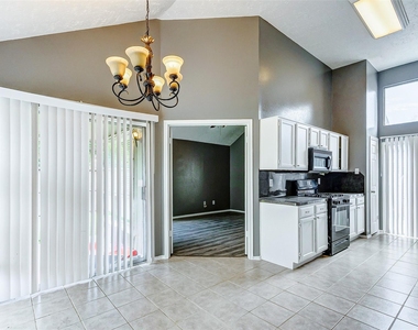 8410 Fawn Wind Court - Photo Thumbnail 10