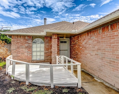 8410 Fawn Wind Court - Photo Thumbnail 5