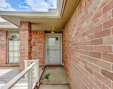 8410 Fawn Wind Court - Photo Thumbnail 4