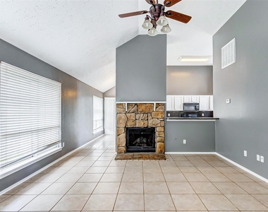 8410 Fawn Wind Court - Photo Thumbnail 7