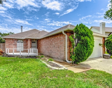 8410 Fawn Wind Court - Photo Thumbnail 3
