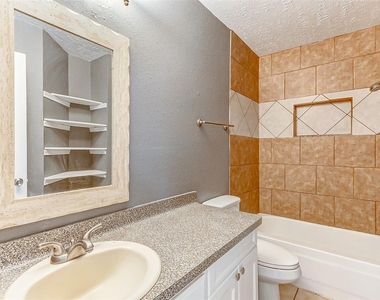 8410 Fawn Wind Court - Photo Thumbnail 25