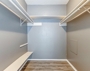 8410 Fawn Wind Court - Photo Thumbnail 21