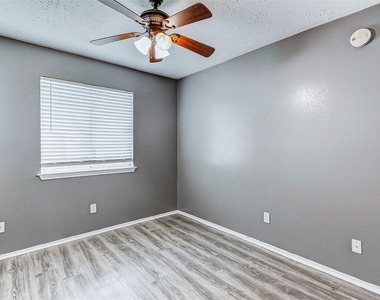 8410 Fawn Wind Court - Photo Thumbnail 22