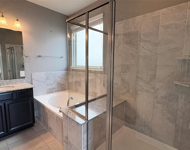 5030 Rue Dela Croix Drive - Photo Thumbnail 12
