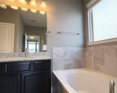 5030 Rue Dela Croix Drive - Photo Thumbnail 14