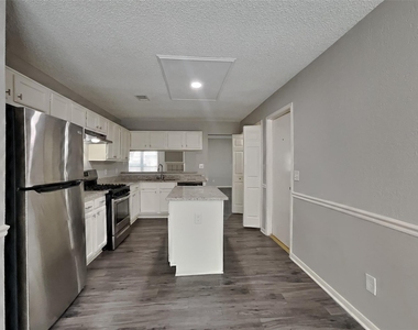 18138 Garden Manor Drive - Photo Thumbnail 3