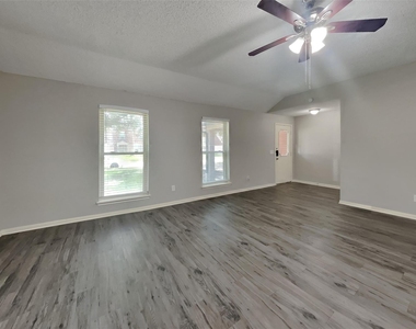 18138 Garden Manor Drive - Photo Thumbnail 2