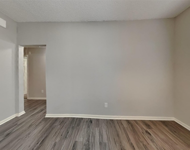 18138 Garden Manor Drive - Photo Thumbnail 6