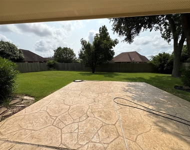 308 Williamsburg Avenue - Photo Thumbnail 24