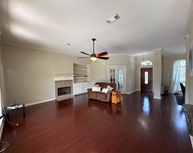 308 Williamsburg Avenue - Photo Thumbnail 7