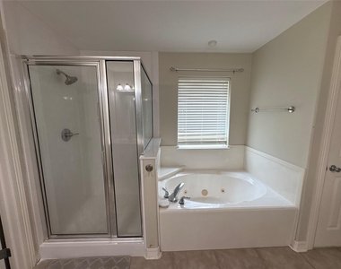 308 Williamsburg Avenue - Photo Thumbnail 15