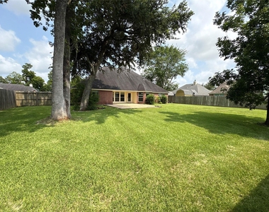 308 Williamsburg Avenue - Photo Thumbnail 25