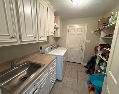 308 Williamsburg Avenue - Photo Thumbnail 18