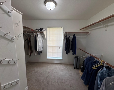 308 Williamsburg Avenue - Photo Thumbnail 16