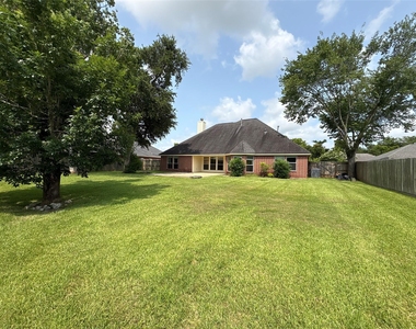 308 Williamsburg Avenue - Photo Thumbnail 26