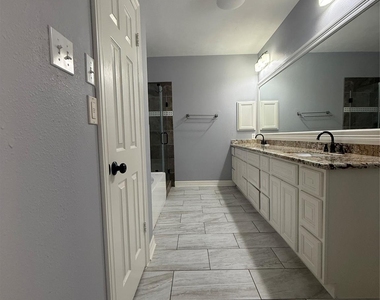 13719 Ortega Lane - Photo Thumbnail 6