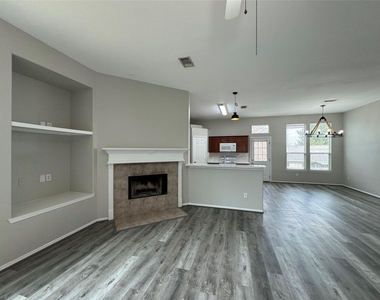 13196 Miller Lane - Photo Thumbnail 5