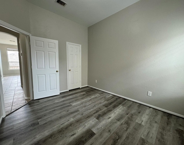 13196 Miller Lane - Photo Thumbnail 21