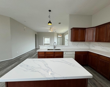 13196 Miller Lane - Photo Thumbnail 8