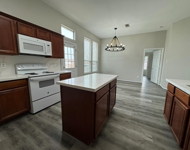 13196 Miller Lane - Photo Thumbnail 10