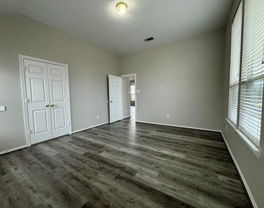 13196 Miller Lane - Photo Thumbnail 13