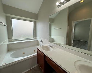 13196 Miller Lane - Photo Thumbnail 16