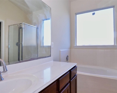 25206 Bright Hollow Lane - Photo Thumbnail 8