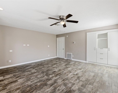 3424 Balboa Circle - Photo Thumbnail 26