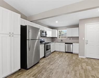 3424 Balboa Circle - Photo Thumbnail 14