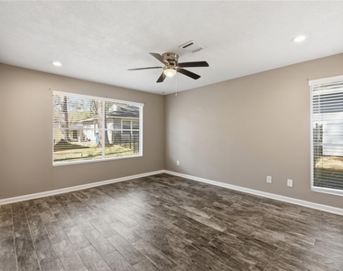 3424 Balboa Circle - Photo Thumbnail 17
