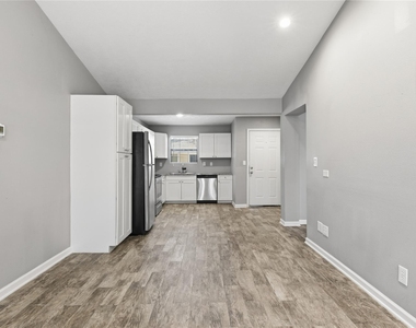 3424 Balboa Circle - Photo Thumbnail 9