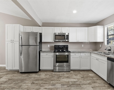 3424 Balboa Circle - Photo Thumbnail 13