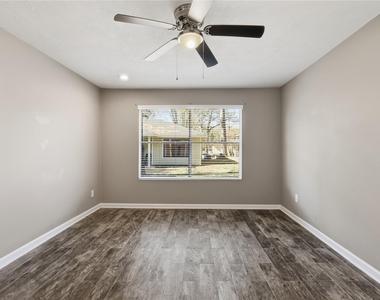 3424 Balboa Circle - Photo Thumbnail 18