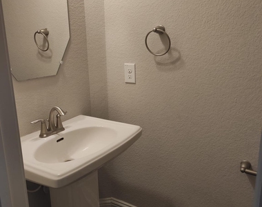 24210 Ivory Sunset Lane - Photo Thumbnail 10