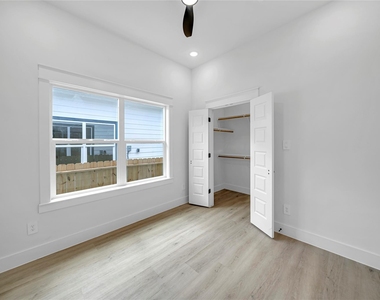 4834 Higgins Street - Photo Thumbnail 23